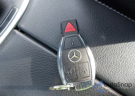 2018 Mercedes-Benz Glc 300 4Matic z USA, uszkodzony, nr VIN WDC0G4KB5JV116195